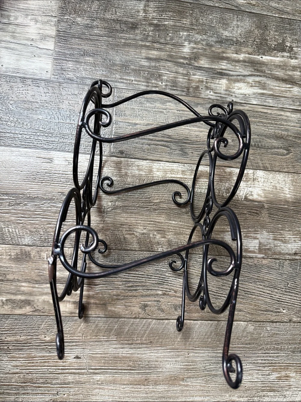 Decorative Black Metal Wall Wine Shelf - 4-Bottle Scroll Design